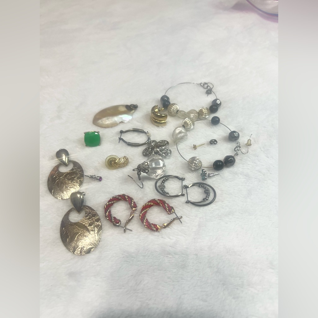 Costume Dress Up Jewelry Mixed Lot Of Earrings For Parts Bulk Unbranded